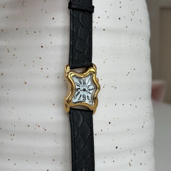 SKU0510 Retro Gold Asymmetrical Women Vintage inspired Stainless steel Watch - Picture 6 of 7